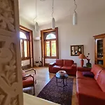 Heritage Apartment Park Royal Residence